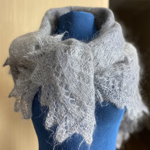 47" x 47" Gray Orenburg Scarf Goat Down Square Wrap Authentic Russian Shawl - Picture 2 of 3